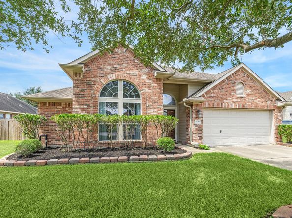 18703 Summercliff Lane, Tomball TX 77377
