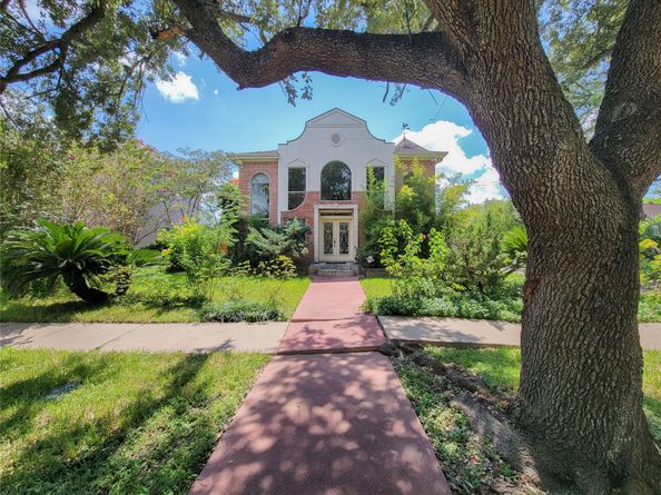 5437 Loch Lomond Drive, Houston TX 77096