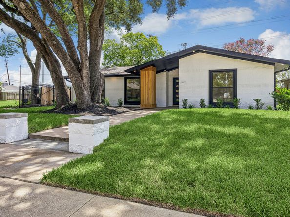9419 Greenwillow Drive, Houston TX 77096