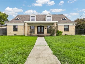 1330 Des Jardines Street