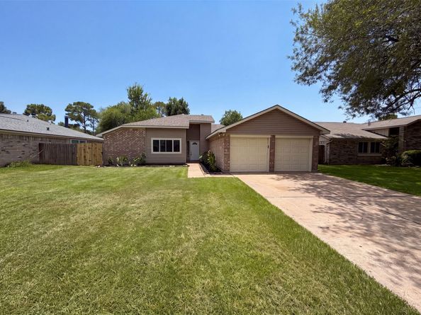 318 Floravista Drive, Houston TX 77598