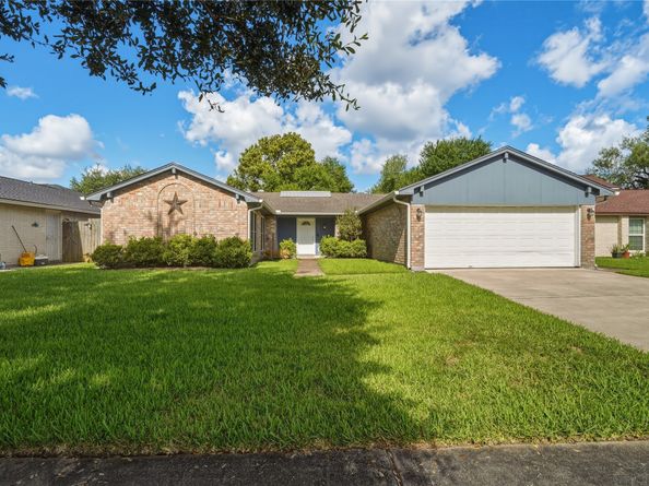 17330 Herrnhut Drive, Webster TX 77598