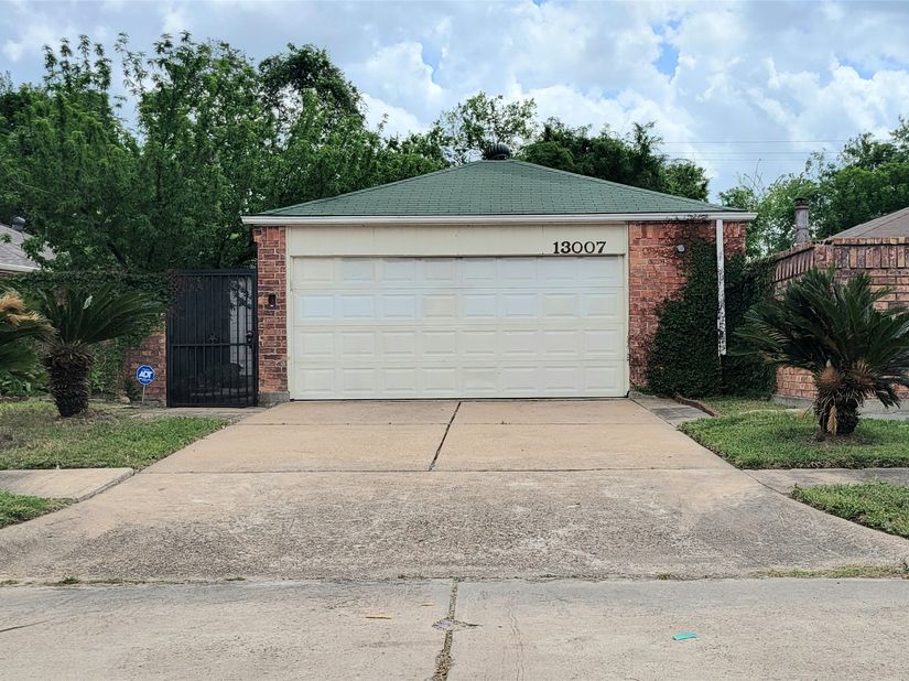 13007 Bacard Lane, Houston TX 77099