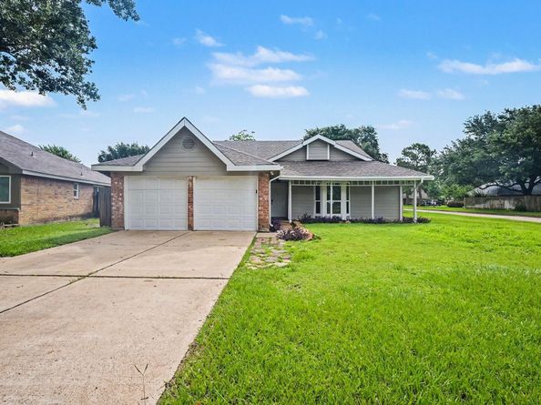 2710 Village Circle Drive, Katy TX 77493