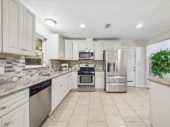 8923 Blankenship Drive, Houston TX 77080