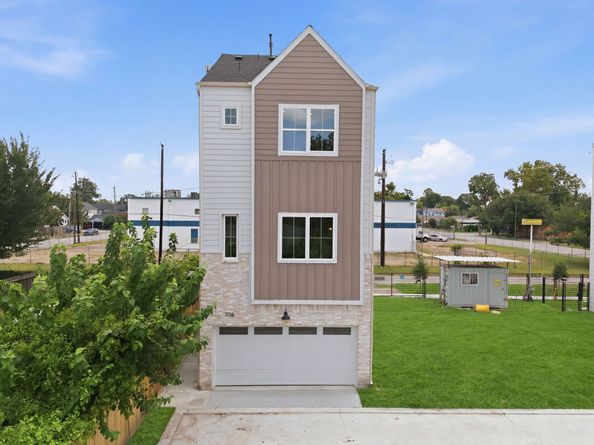 1116 Weiss Street, Houston TX 77009