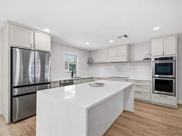 10131 Whiteside Lane, Houston TX 77043