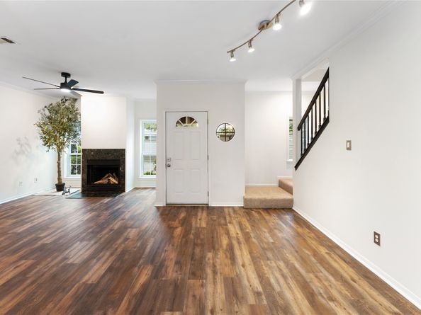 2218 Hopkins Street 2218, Houston TX 77006