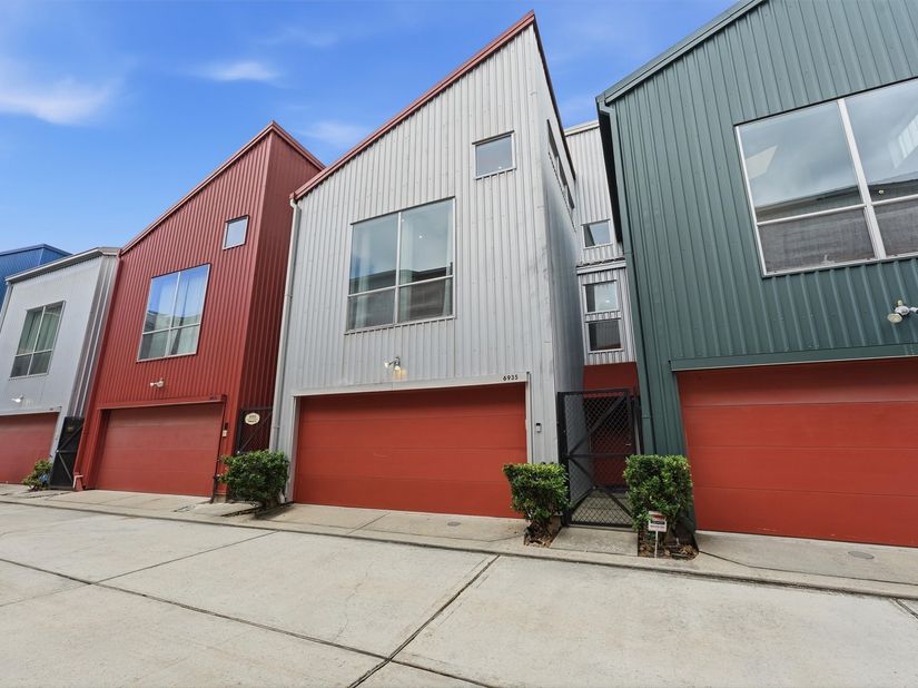 6935 Ardmore Street, Houston TX 77054