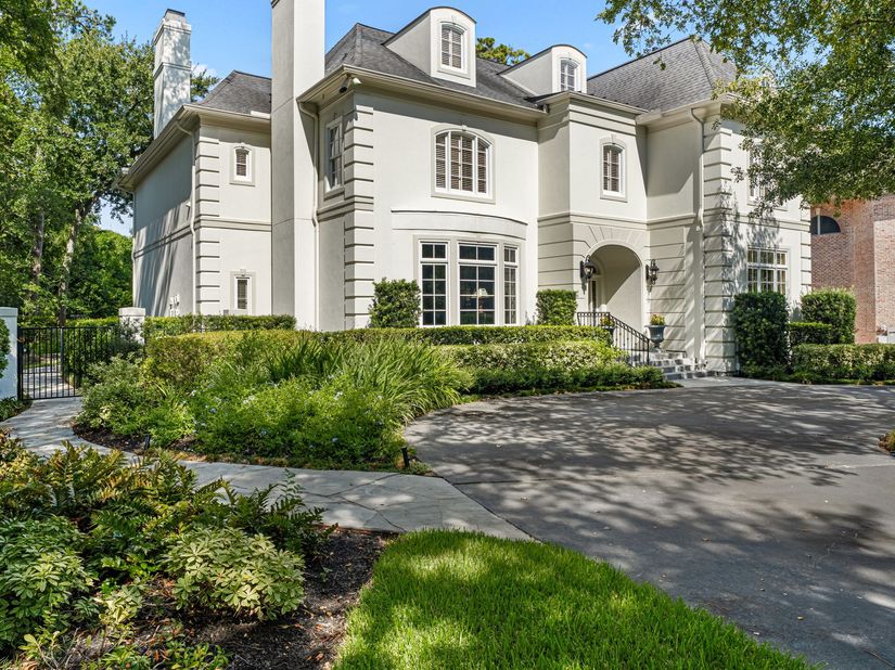 914 Huntington Cove, Houston TX 77063