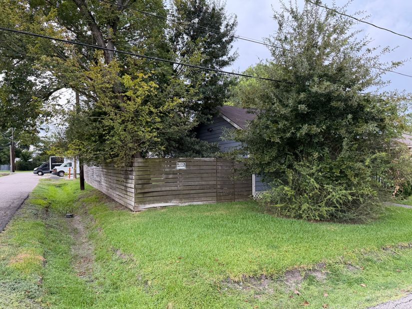 306 E 43rd Street, Houston TX 77022