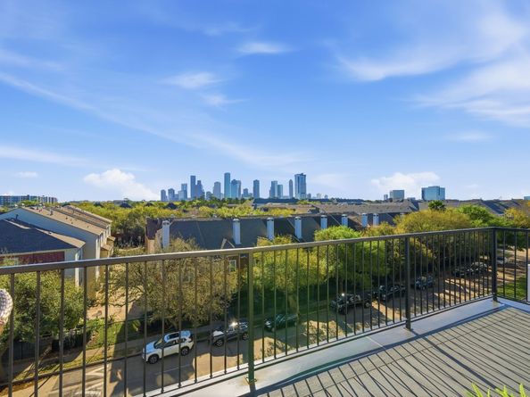 809 Memorial Heights Drive, Houston TX 77007