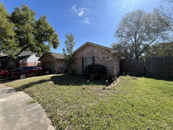 8902 Landwood Drive, Houston TX 77040