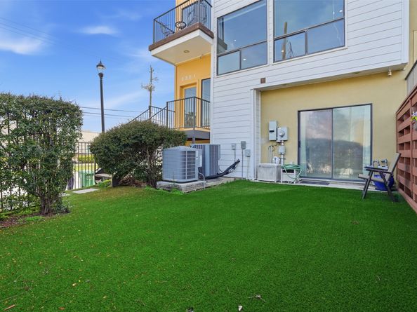 2301 Crawford Street, Houston TX 77004