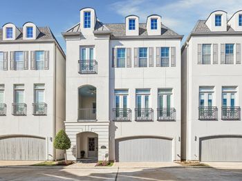 11104 Savannah Woods Lane