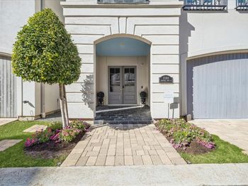 11104 Savannah Woods Lane