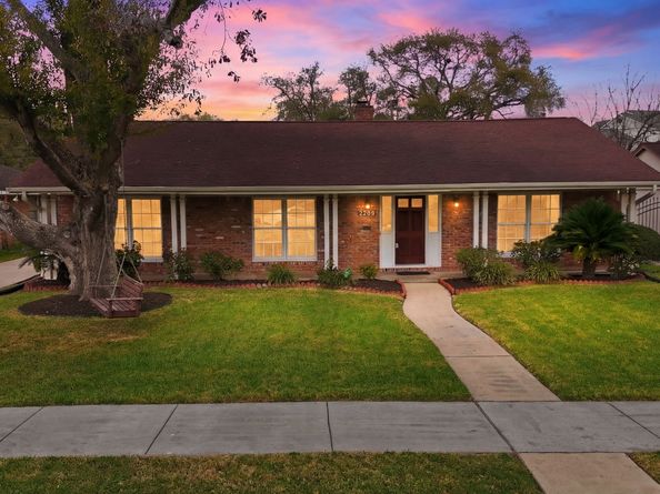 3806 Murworth Drive, Houston TX 77025