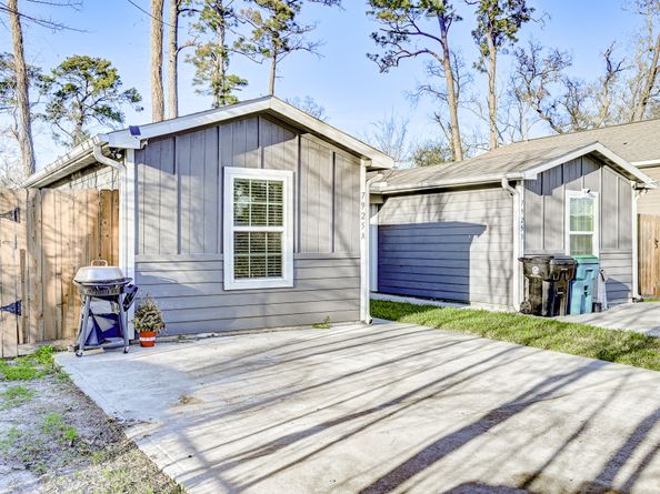 7925 Way Street, Houston TX 77028
