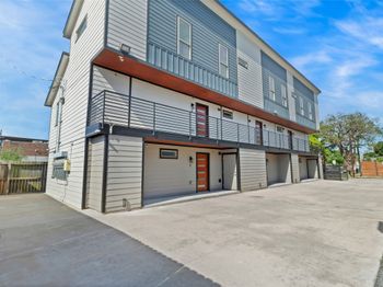 319 Eastwood Street