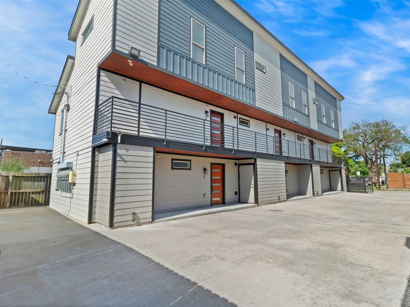 319 Eastwood Street, Houston TX 77011
