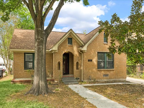 6629 Wildwood Way, Houston TX 77023