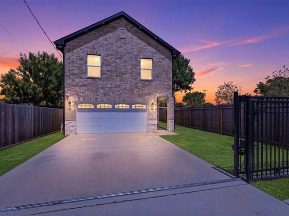 6037 S Acres Drive, Houston TX 77048