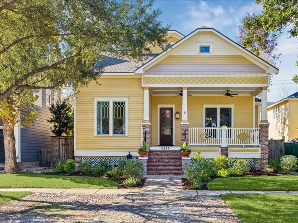 1213 Ashland Street, Houston TX 77008