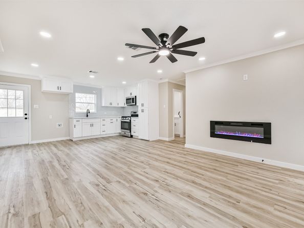 5527 Lakefield Drive, Houston TX 77033