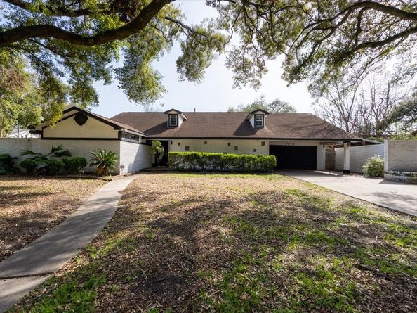 7916 Glenview Drive, Houston TX 77061