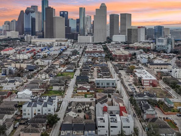 1405 Bailey Street, Houston TX 77019