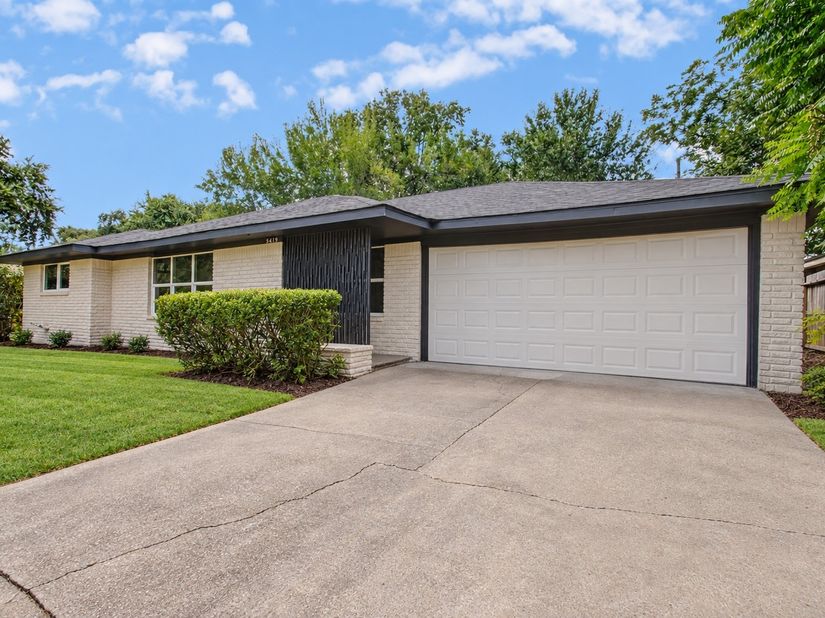 5619 Warm Springs Road, Houston TX 77035