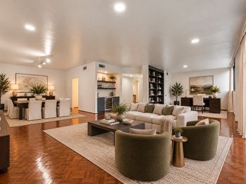 21 Briar Hollow Lane