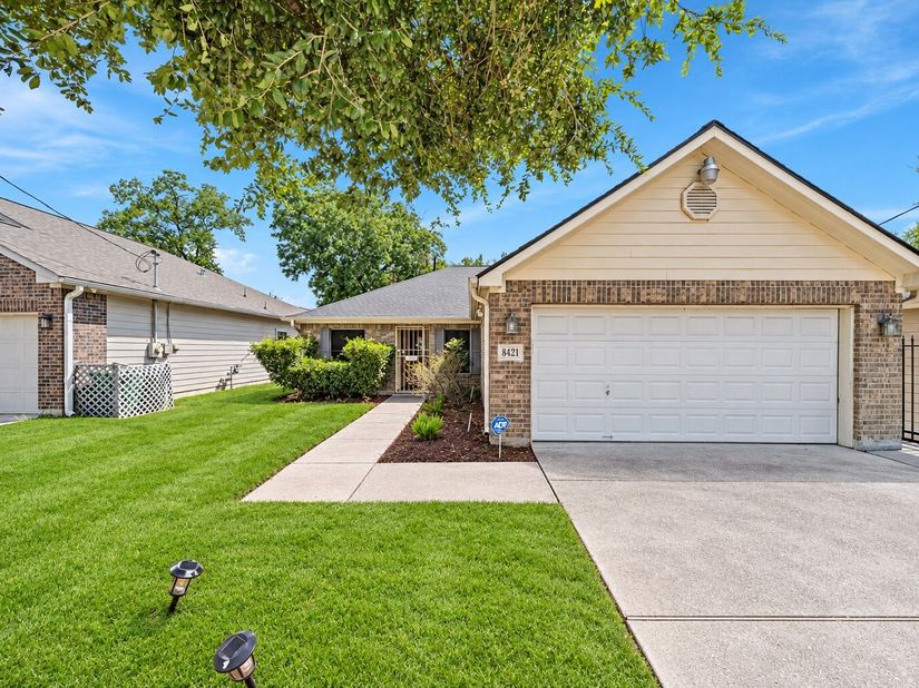 8421 Lawler Street, Houston TX 77051