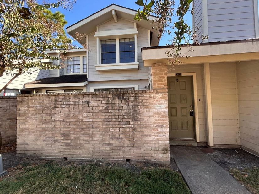 6245 Ludington Drive 23923, Houston TX 77035