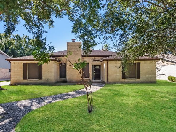 3815 Plum Hollow Drive, Houston TX 77059