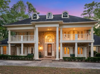 22 Thornhill Oaks Drive