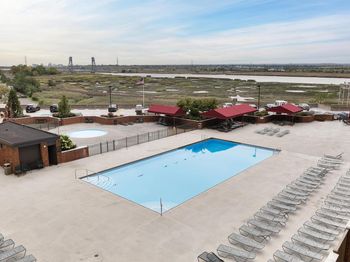 1705 Harmon Cove Tower