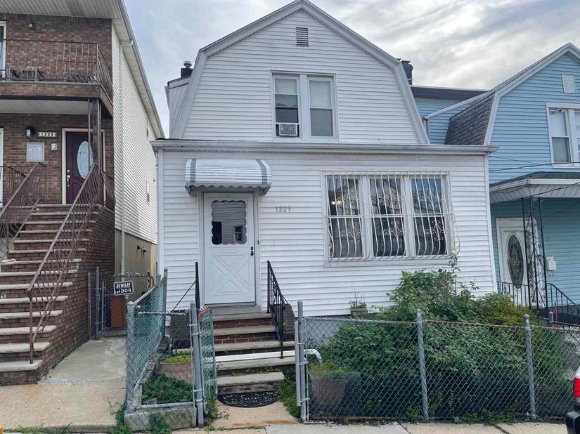 1225 80th St, North Bergen NJ 07047
