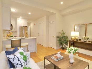 842 Park Ave