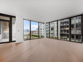 9 Avenue At Port Imperial