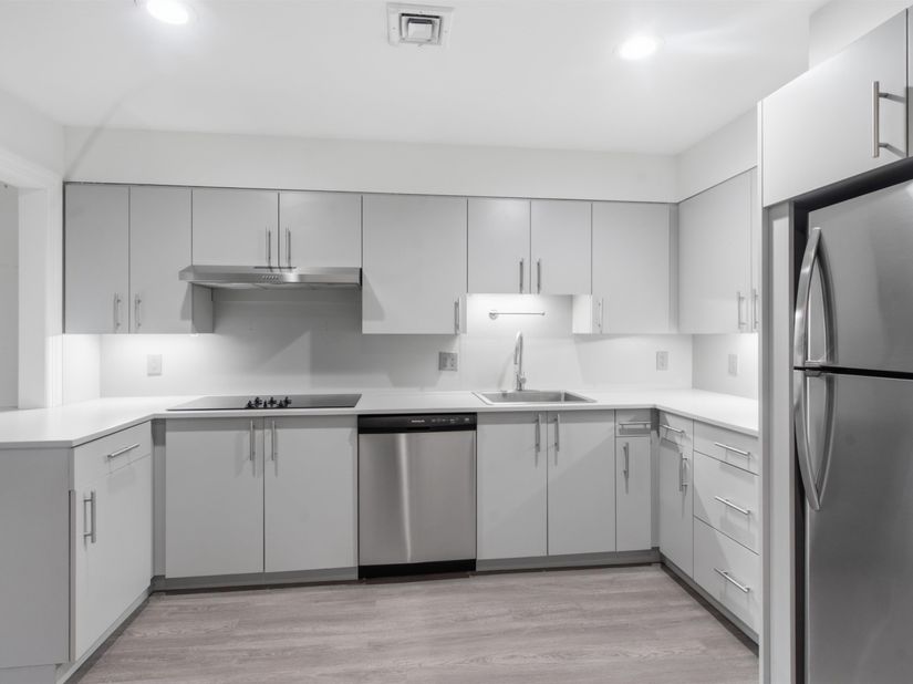 207 Shearwater Ct West 17, Jersey City NJ 07305