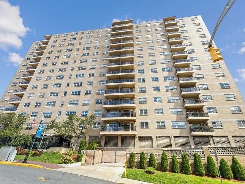 7100 Blvd East 14A, Guttenberg NJ 07093-4444