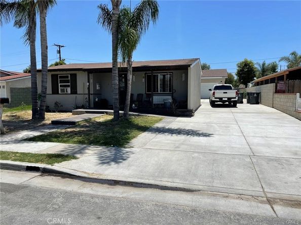 2302 W La Verne Avenue, Santa Ana CA 92704