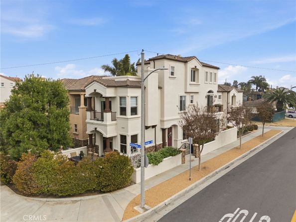 1202 Huntington Street, Huntington Beach CA 92648