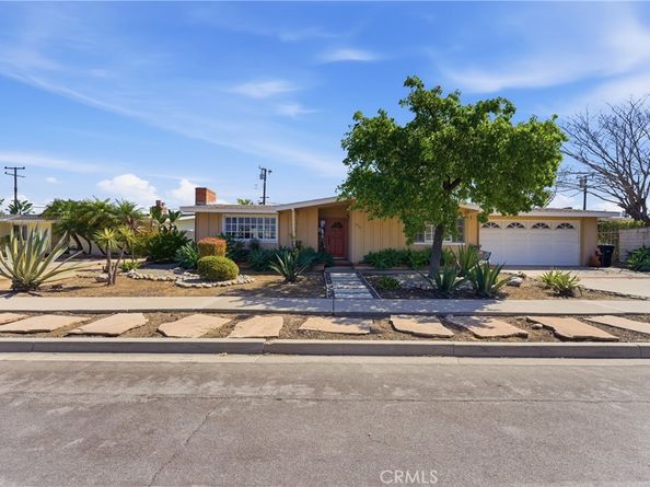 3030 Samoa, Costa Mesa CA 92626