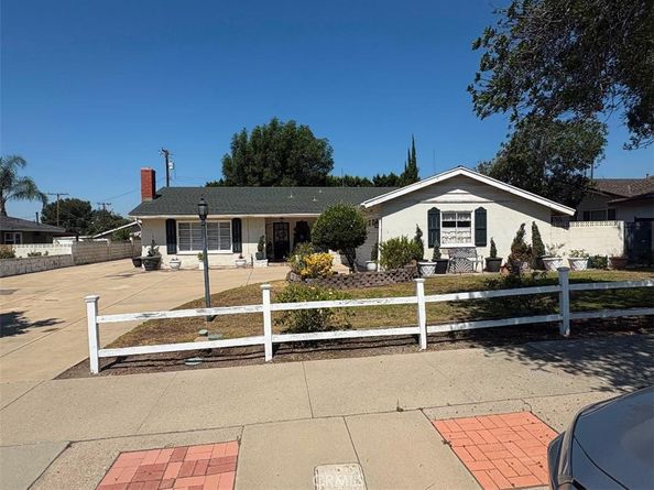 221 E Elwood, Glendora CA 91741