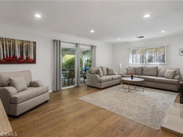 22335 Kittridge Street, Woodland Hills CA 91303