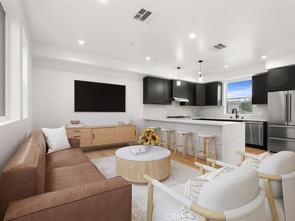 11410 W Calvert Street, North Hollywood CA 91606