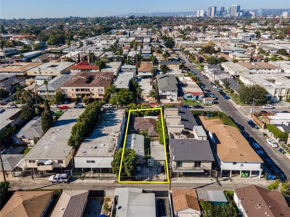 2008 S Corning, Los Angeles CA 90034