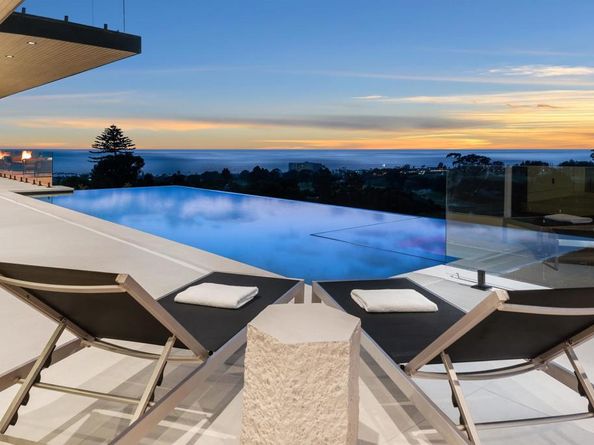 6627 Muirlands Dr, La Jolla CA 92037